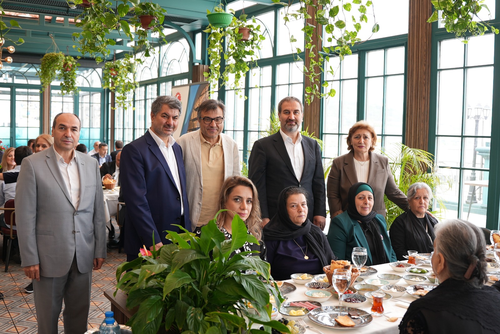 Türkiyə - Azərbaycan İş Adamları və Sənayeçiləri İctimai Birliyinin (TÜİB) növbəti Ənənəvi İşgüzar Səhər Yeməyi tədbirində T.C. Cumhurbaşkanlığı Finans Ofisi Başkanı Prof. Dr. Göksel Aşan, AK Parti Genel Başkan Yardımcısı Mustafa Şen  fəxri qonaq olaraq iştirak edib.